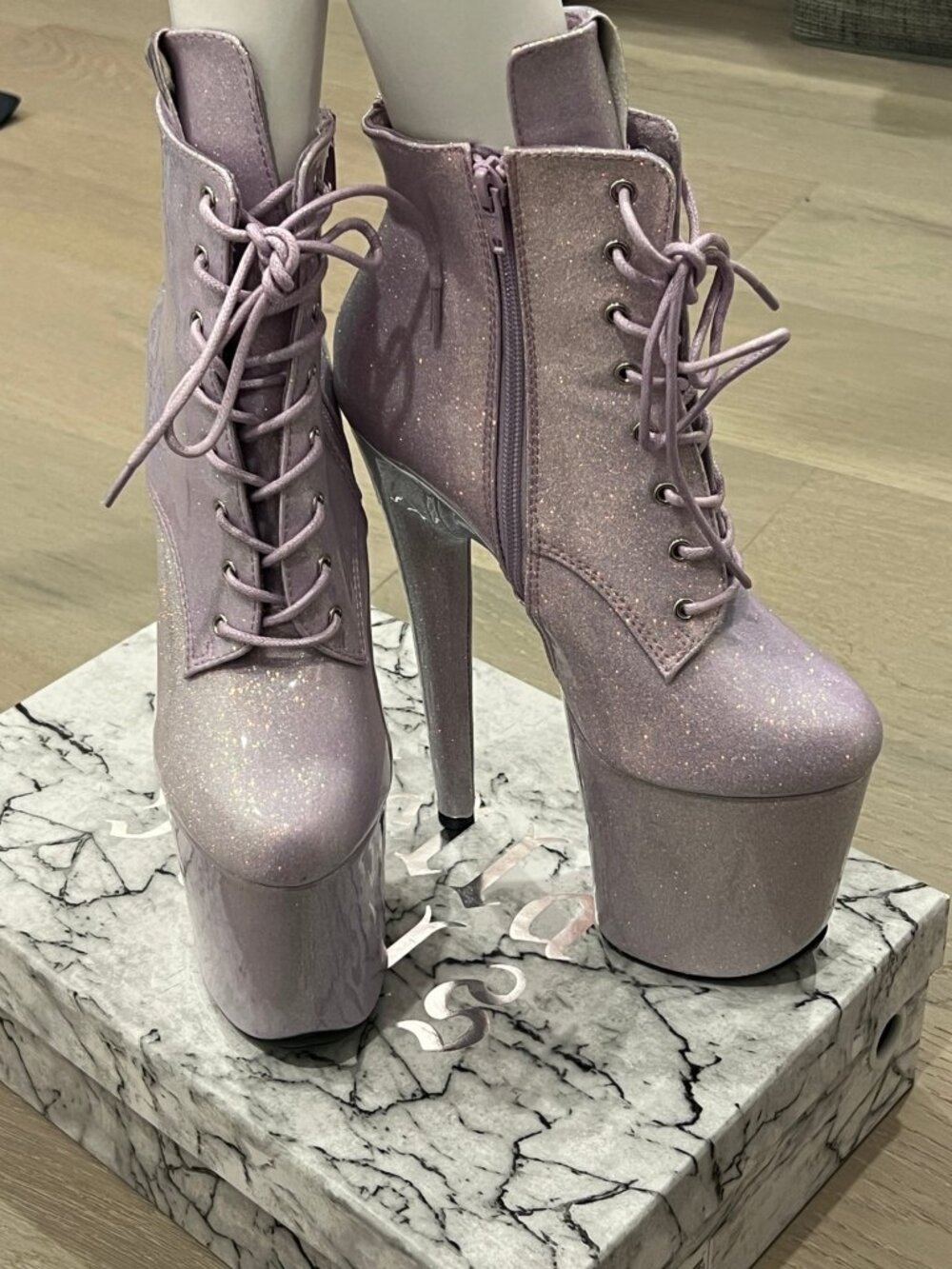Hella Heels Glitterati Lilac Lovers Lace-Up Platform Ankle Boots - 8" Size 7